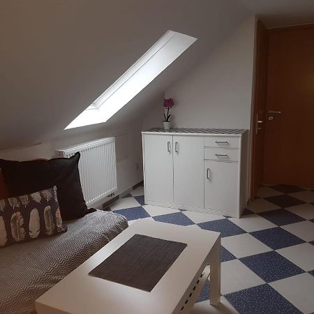 Ruhige Gemuetliche Ferienwohnung In Karlsruhe Daxlanden Fuer Monteure, Pendler, Geschaefsreisen, Wochenendreisen Ngoại thất bức ảnh