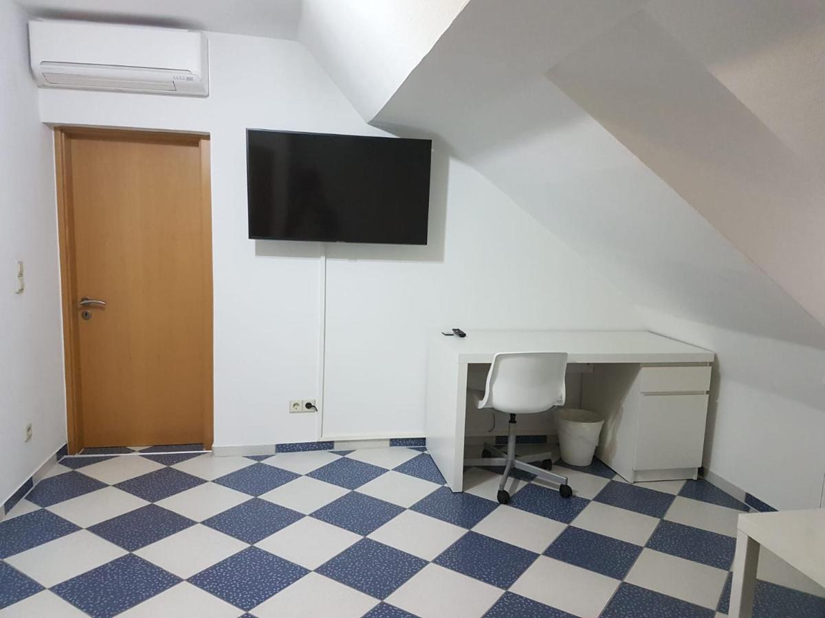 Ruhige Gemuetliche Ferienwohnung In Karlsruhe Daxlanden Fuer Monteure, Pendler, Geschaefsreisen, Wochenendreisen Ngoại thất bức ảnh
