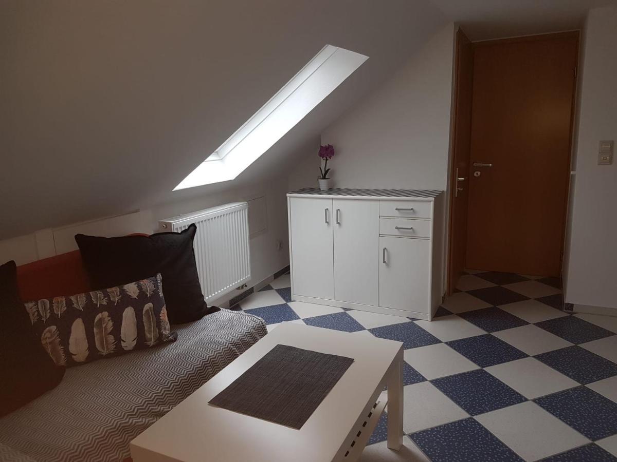 Ruhige Gemuetliche Ferienwohnung In Karlsruhe Daxlanden Fuer Monteure, Pendler, Geschaefsreisen, Wochenendreisen Ngoại thất bức ảnh