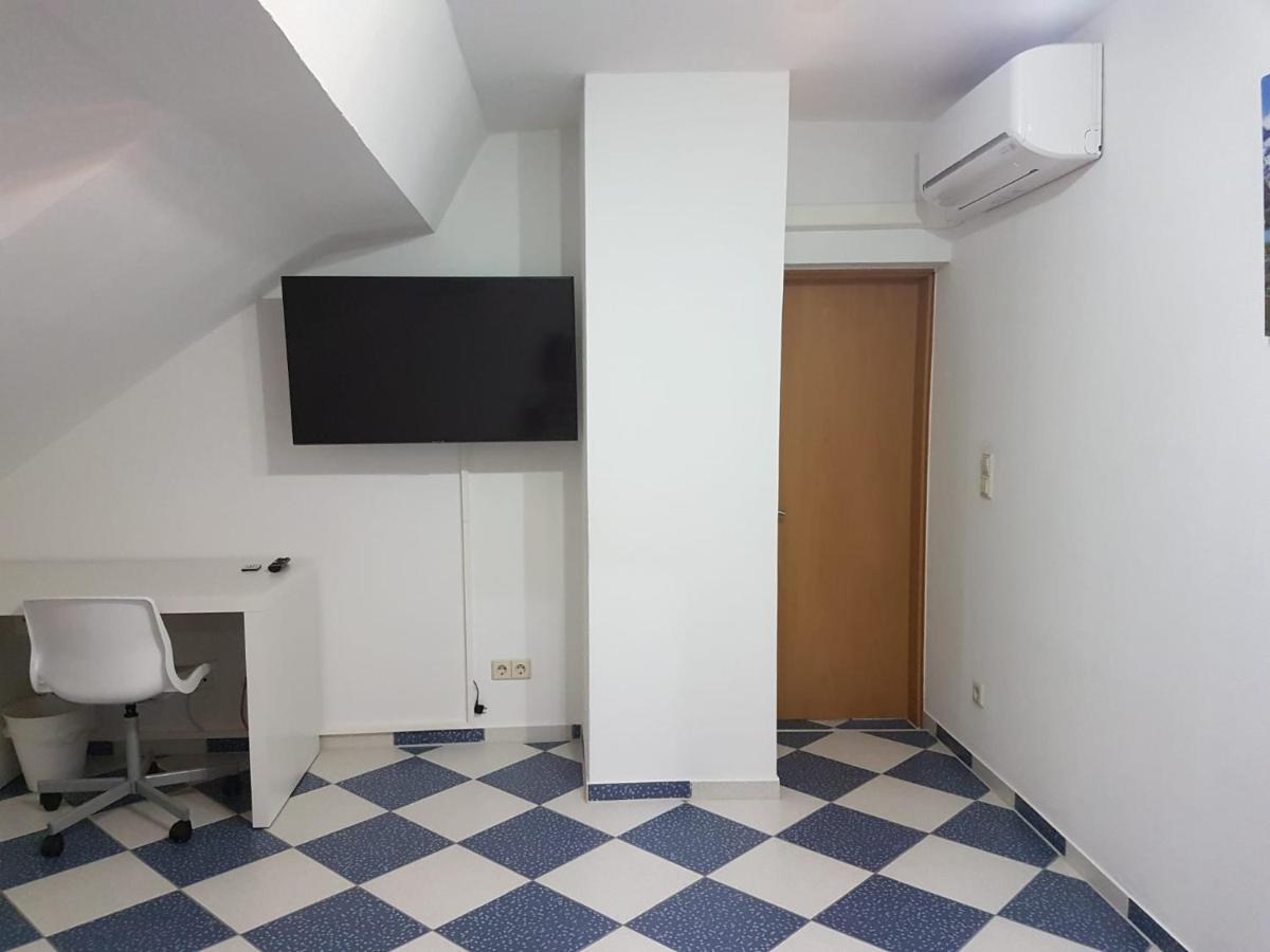 Ruhige Gemuetliche Ferienwohnung In Karlsruhe Daxlanden Fuer Monteure, Pendler, Geschaefsreisen, Wochenendreisen Ngoại thất bức ảnh