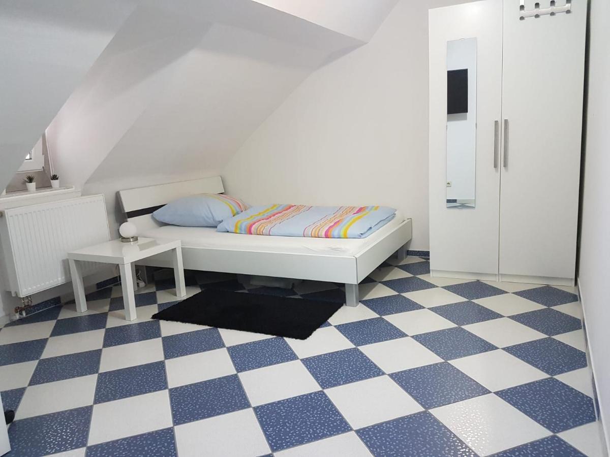 Ruhige Gemuetliche Ferienwohnung In Karlsruhe Daxlanden Fuer Monteure, Pendler, Geschaefsreisen, Wochenendreisen Ngoại thất bức ảnh